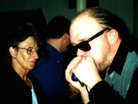 Wahrscheinlich werden wir nie erfahren, 
was die Dame neben Uwe in diesem Moment dachte - Foto: J�rgen 'Bruno' Frenzel